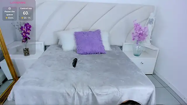 VeraGarnier online show from October 2025 02:13:02 PM