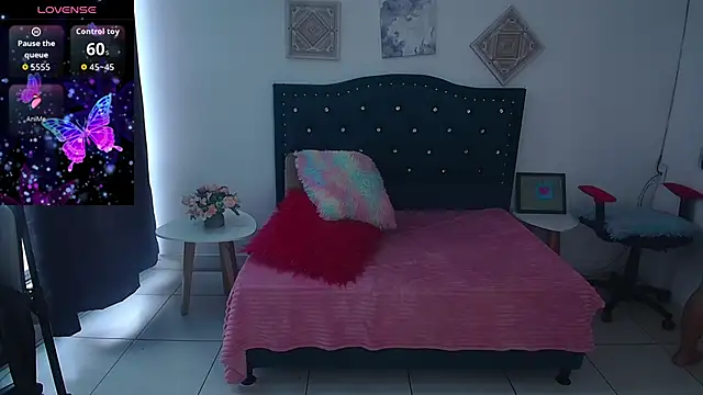 SammySmall F w online show from February 2026 01:30:02 PM