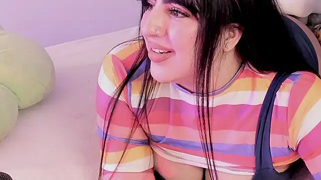 Camila Matinez  online show from November 2025 12:57:02 AM