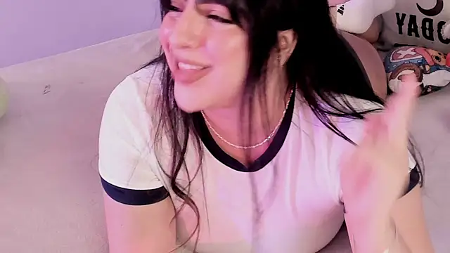 Camila Matinez  online show from November 2025 12:55:02 AM