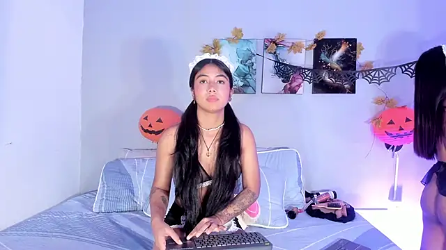 KimTayloor1 online show from October 2025 07:47:02 PM
