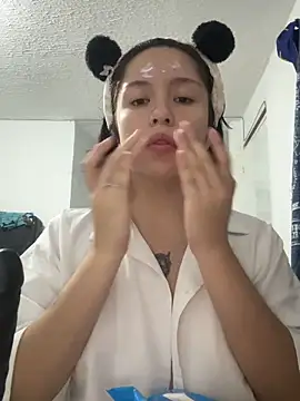 Snapshot of aliciia_23 chatting on October 2025 04:18:02 AM aliciia 23 online show from October 2025 04:18:02 AM