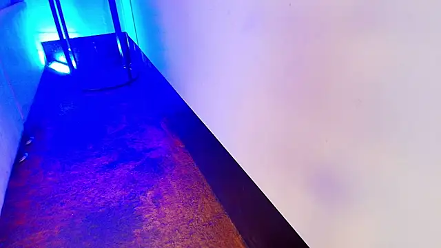 elizawiliamst online show from April 2026 12:31:01 PM