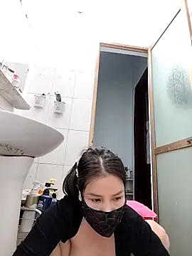 simsim-00 online show from November 2025 08:00:01 PM