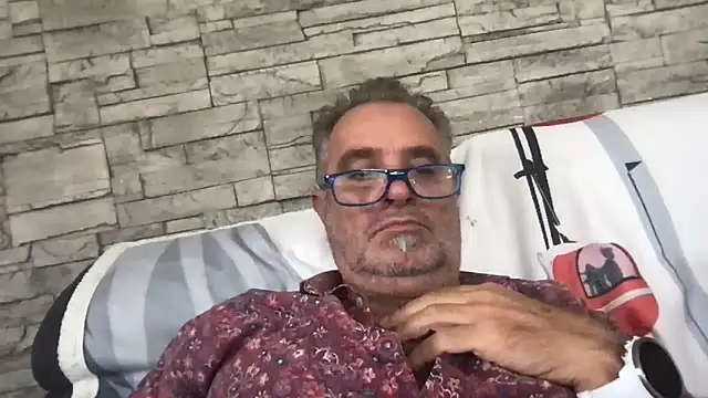 htreshot73 online show from October 2025 02:04:02 PM