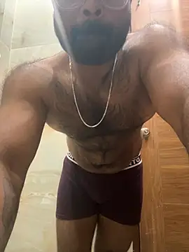 DJLOVE280825 online show from April 2026 10:45:01 PM