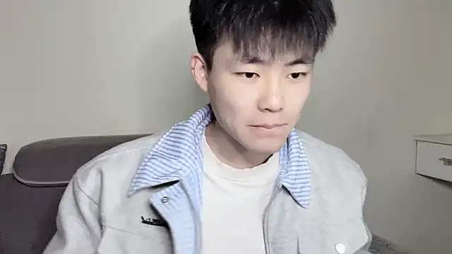 xiaoyang5200 online show from November 2025 01:55:01 PM