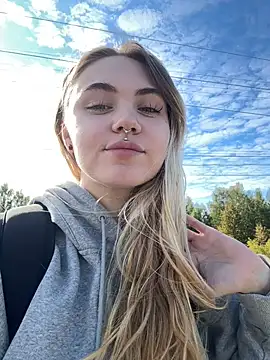 LunaMillie online show from September 2025 09:08:02 AM