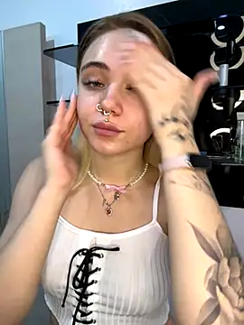 LunaMillie online show from October 2025 12:11:01 PM