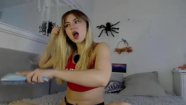 LunaMillie online show from October 2025 08:26:01 AM