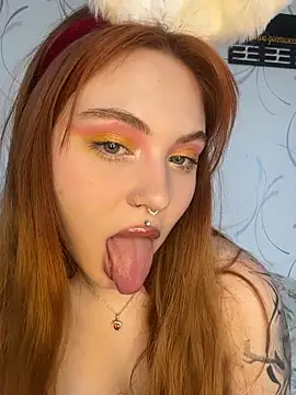 LunaMillie online show from April 2026 11:52:02 AM