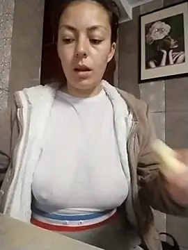 LenaBloomy online show from November 2025 12:34:01 PM