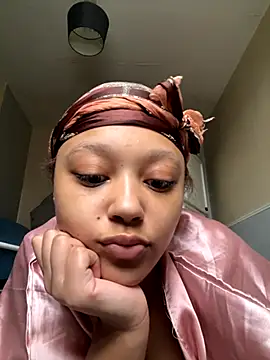 Snapshot of Marleymols chatting on November 2025 01:54:02 PM Marleymols online show from November 2025 01:54:02 PM