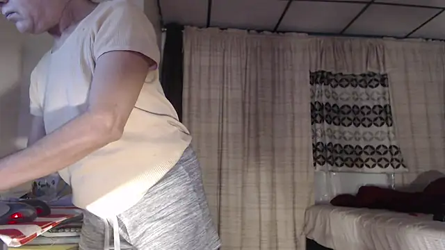 ANALTRAINING4U2 online show from October 2025 06:15:02 AM