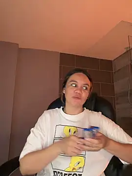 Sky Junne online show from March 2026 05:50:02 PM