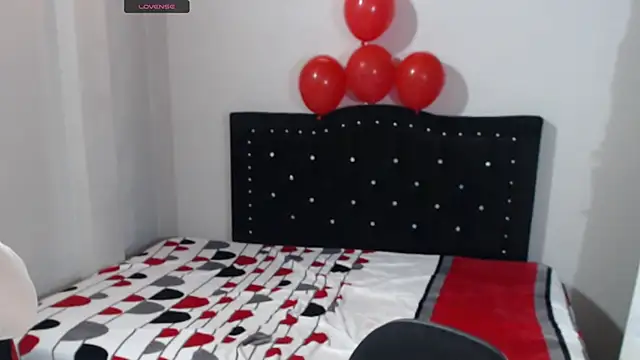 Coraline Playful online show from October 2025 07:15:01 PM