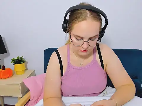 AliceCrazy69 online show from November 2025 12:04:02 PM