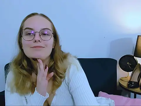 AliceCrazy69 online show from November 2025 12:48:01 PM