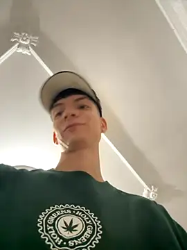 Snapshot of Luck__090 chatting on October 2025 01:24:02 AM Luck 090 online show from October 2025 01:24:02 AM