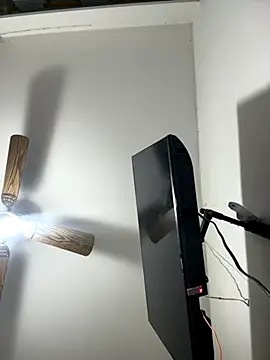 Snapshot of Luck__090 chatting on October 2025 04:32:02 AM Luck 090 online show from October 2025 04:32:02 AM