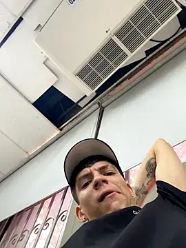 Snapshot of Luck__090 chatting on October 2025 06:17:02 PM Luck 090 online show from October 2025 06:17:02 PM