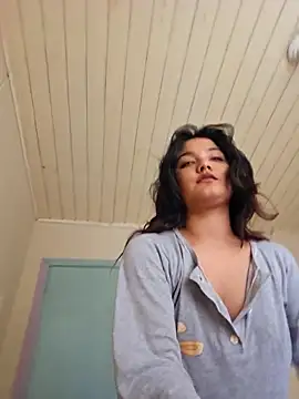 Hellenlin online show from October 2025 05:57:02 PM