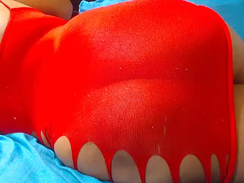 Snapshot of BeverlyQueen14 chatting on November 2025 05:17:02 AM BeverlyQueen14 online show from November 2025 05:17:02 AM