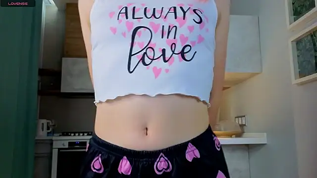 JuliannaWenger online show from October 2025 04:30:01 PM