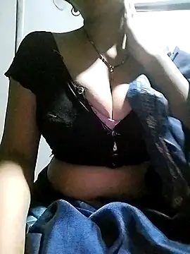 Hottestgirll online show from October 2025 07:18:01 PM