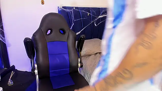 john mystic online show from October 2025 04:36:01 AM