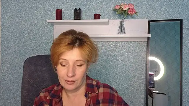 Elannaria online show from September 2025 02:44:02 PM