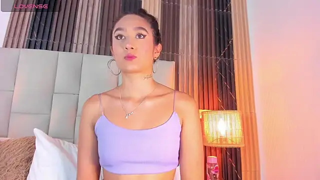 Nicolqueen  online show from April 2026 11:25:01 AM