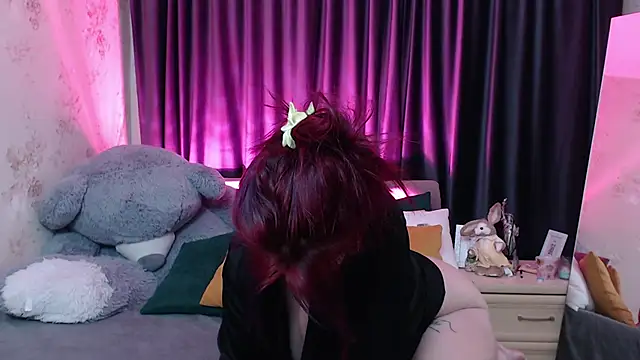 Nina Blum  online show from April 2026 06:25:02 AM