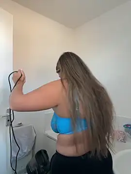 Goldiebaby online show from November 2025 01:44:02 PM