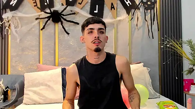 NikoStone  online show from November 2025 04:48:01 AM