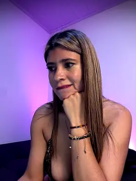 Skarlett 12  online show from October 2025 10:57:02 AM