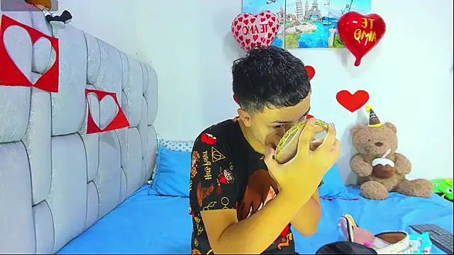 christopher Hot online show from February 2026 06:57:01 PM