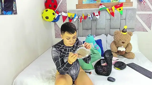 christopher Hot online show from June 2026 06:42:01 PM