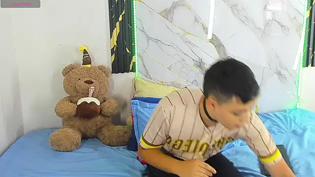 christopher Hot online show from July 2026 06:12:01 PM
