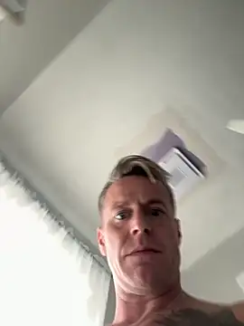 DILFiGuess11 online show from September 2025 04:41:02 PM