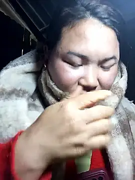 may-squirl online show from January 2026 01:20:02 AM