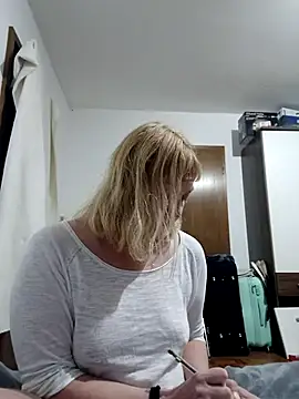 LiluLiluLilu online show from April 2026 07:31:02 PM