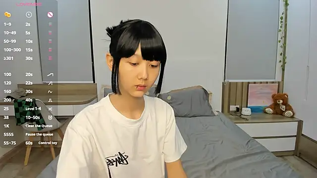 gabby little online show from April 2026 07:16:02 PM