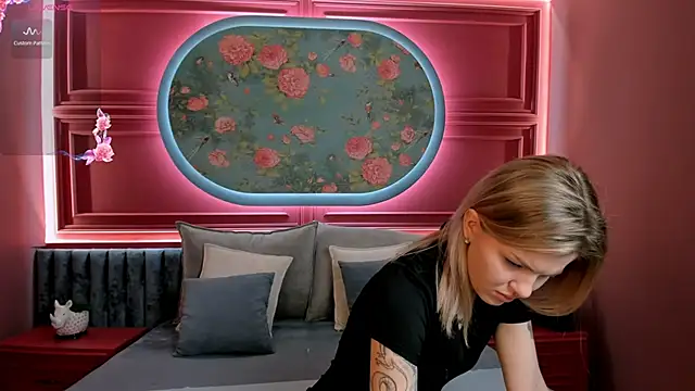 NaomiSol online show from September 2025 07:30:02 PM