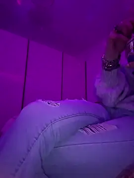 Snapshot of TigreBianca27 chatting on November 2025 03:58:01 PM TigreBianca27 online show from November 2025 03:58:01 PM