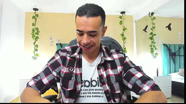 Muscle Scott online show from October 2025 12:34:02 PM