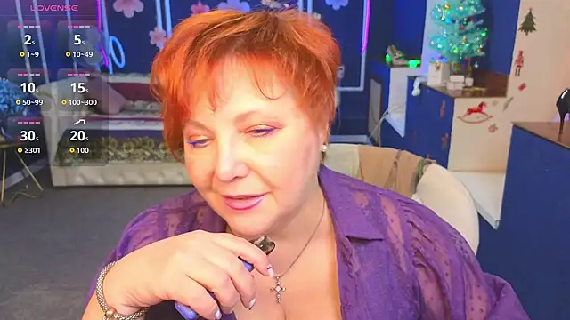 Kira Kenett online show from December 2025 01:50:02 PM