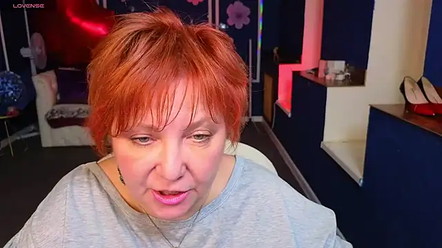 Kira Kenett online show from April 2026 05:58:01 PM