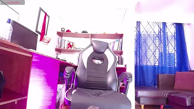 GretaVoss  online show from November 2025 07:14:01 PM