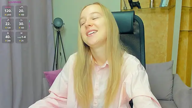 SoonMoor online show from November 2025 07:02:01 PM